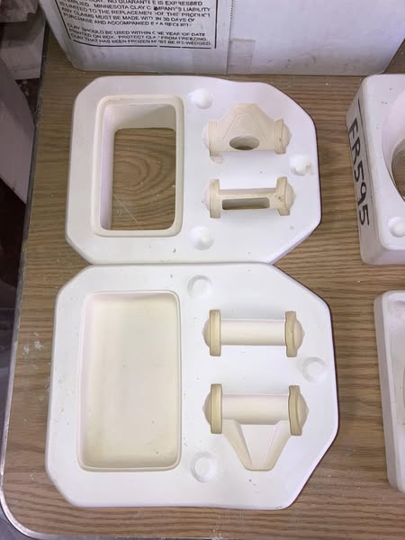 Donas 1053 Sm Metal Wagon Ceramic Casting Mold lot# DN
