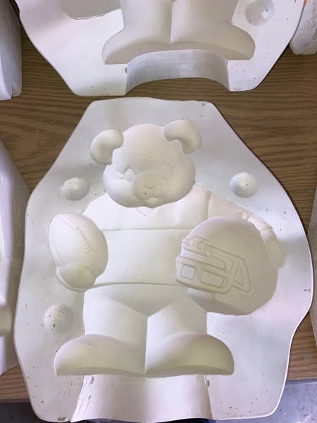 Clay Magic 1753 Bear Football Player Ceramic Casting Mold lot# IC