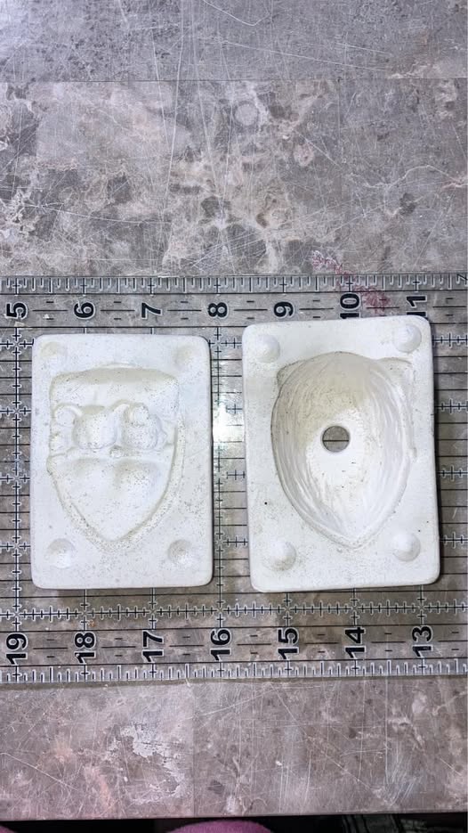 FACEBOOK Duncan TM4 Mice in walnut shell