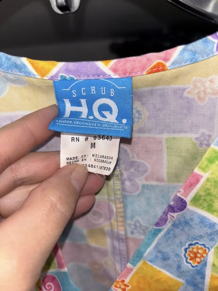 π©Ί Scrub HQ Scrub Top π Size: Medium