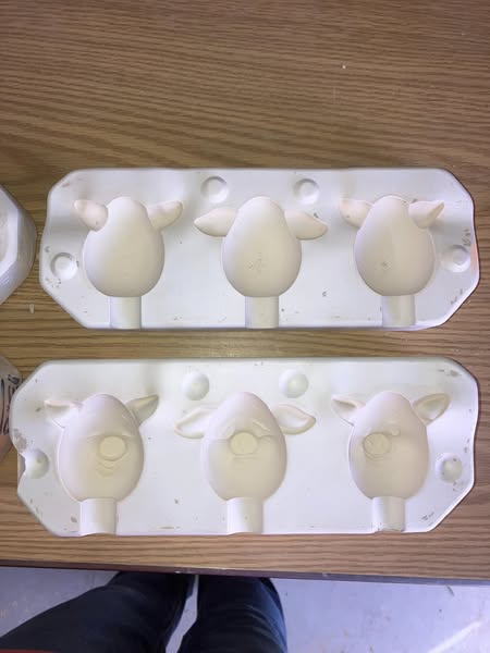 Donas 1178 Pig Egg-Pressions Ceramic Casting Mold lot# DD