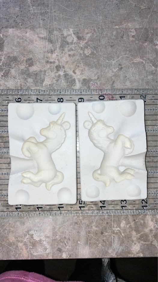 Albertas 278 Unicorn ornament