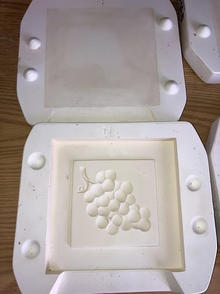 Clay Magic 1853 Grape Tile Ceramic Casting Mold lot#HH