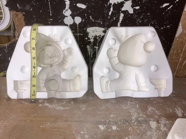 Donas D815 Sweet Tot Girl Waving Christmas Ceramic Casting Mold lot# Tb2