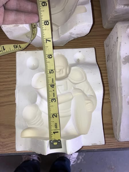 Jodi 1507 Football Player Ceramic Casting Mold lotFX