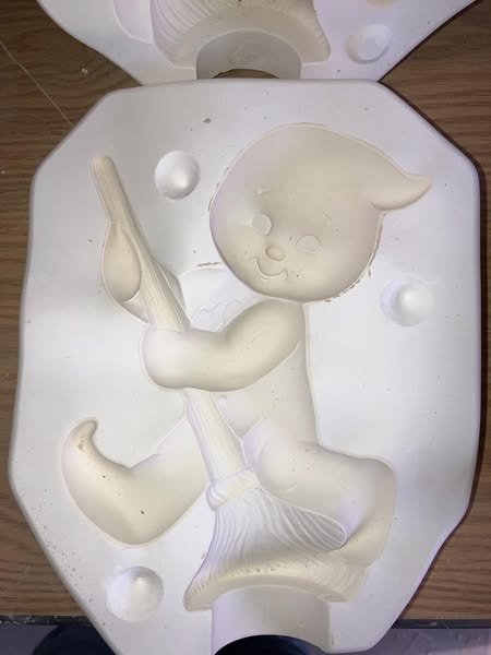 Donas 1220 Boo Baby on Broom Ceramic Casting Mold lotGC