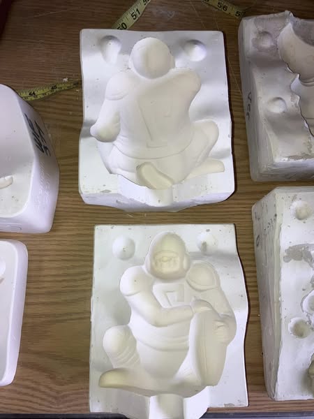 Jodi 1507 Football Player Ceramic Casting Mold lotFX