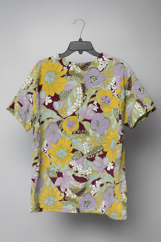 π©Ί Gently Used Scrub Top Size Large
