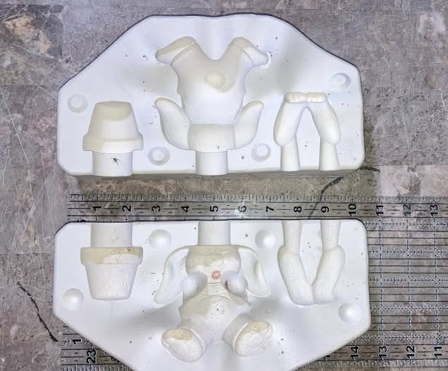 FACEBOOK Crockpot bunny pot hanger Dana 1755