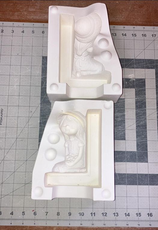 Edie Girl Book End  McNees 475 (Lot#203) Ceramic Casting Mold