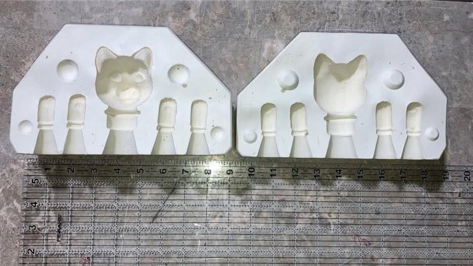 FACEBOOK Tiny kitty doll head, and paws Duncan 1466