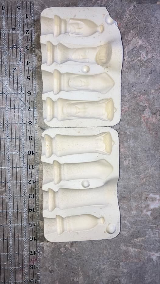 FACEBOOK Chess pieces Duncan 167