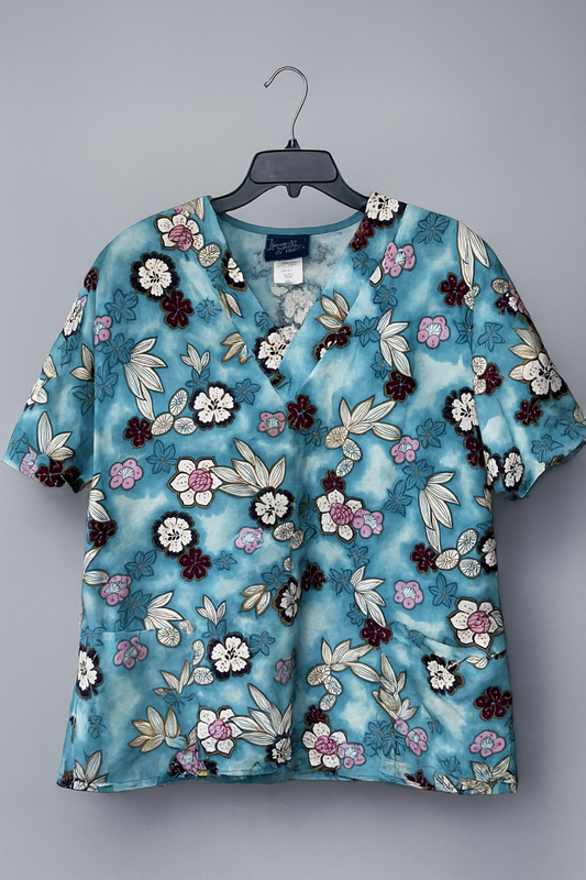 🩺 Lydia’s Professional Uniforms Scrub Top 📏 Size: Large
