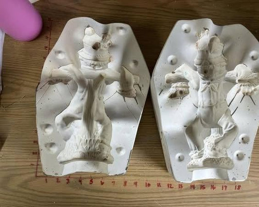 Scarecrow Ceramic Slip Casting Mold Maker: Ceramichrome 122