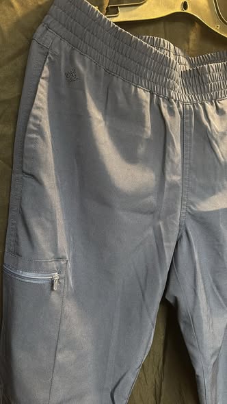 Med Couture size medium Scrub Pants