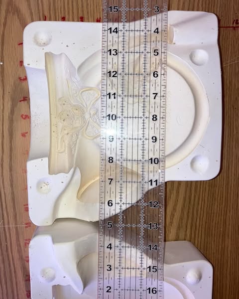 French Horn Santa and Sleigh Ceramic Casting Mold Maker: Gare 2492