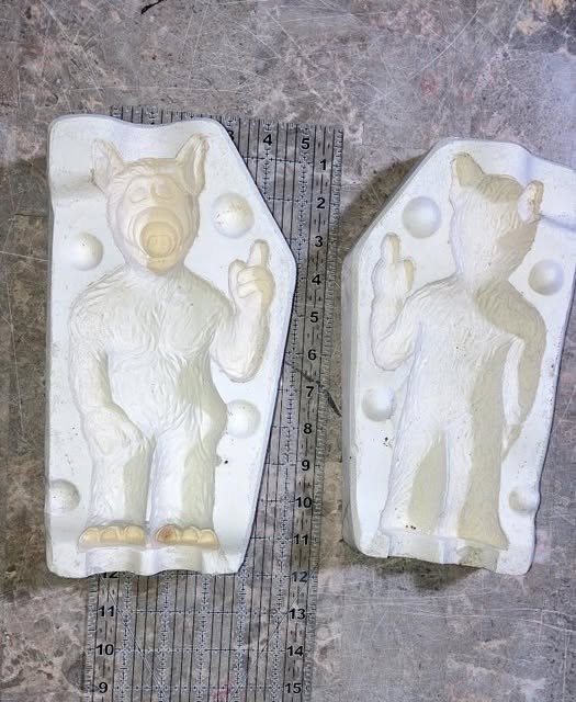 Famous alien No markings Ceramic Slip Casting Mold
