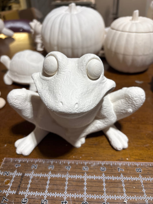 Big Eyes Toad Frog RtP Ceramics