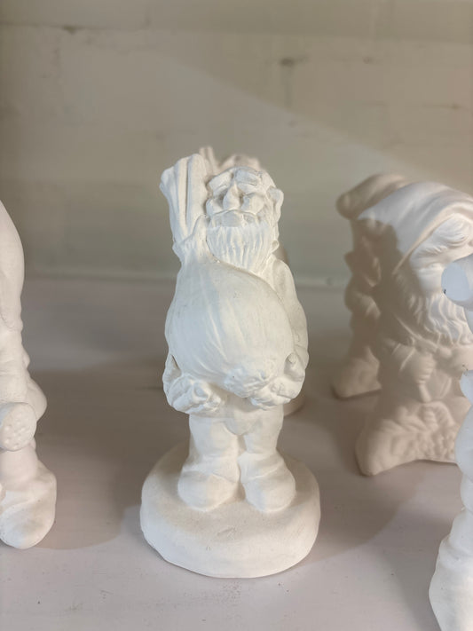 Gnome holding onion