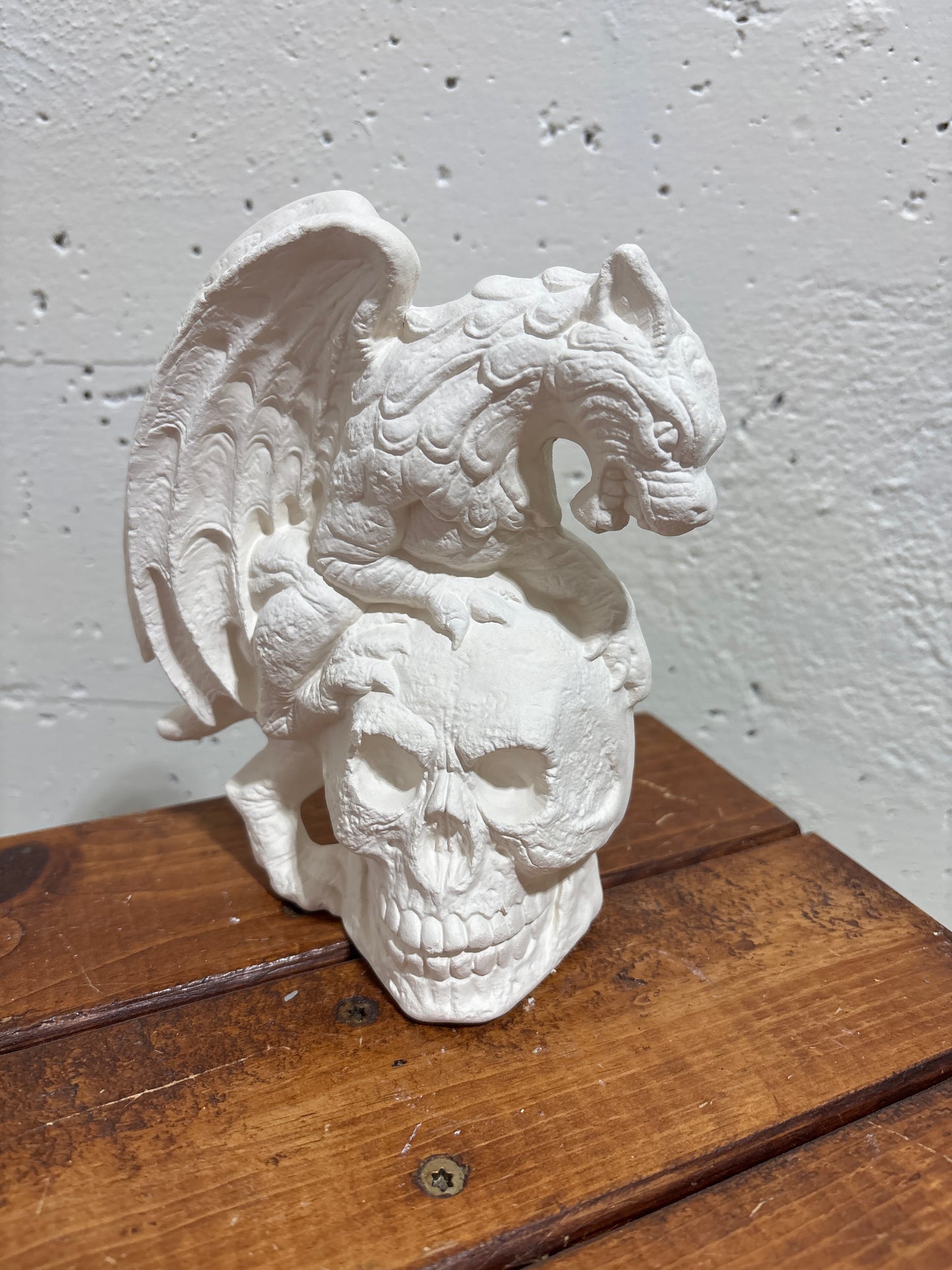 Dragon on skull ready to paint Ceramics