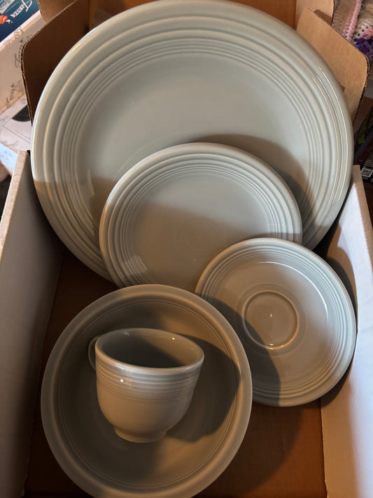 Fiesta Dinnerware – 5-Piece Place Setting – Pearl Gray (Retired Color)