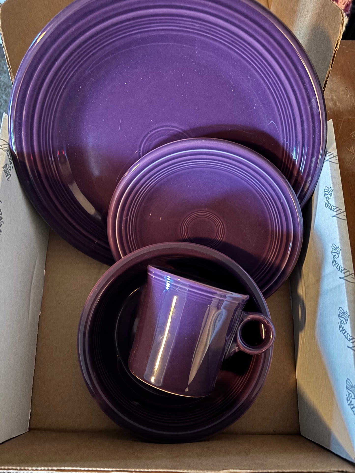 Fiesta 4-Piece Place Setting – Mulberry – Retired Color – With Mug